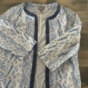 Chicos size 1 cover/top 3/4 length sleeves